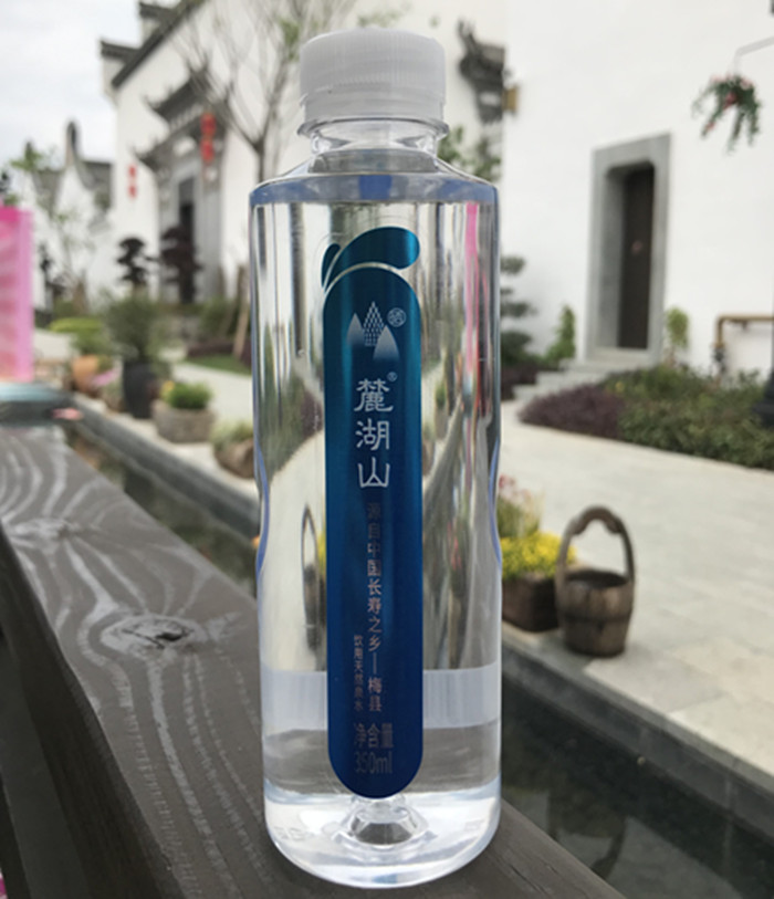 麓湖山飲用天然泉水350ml